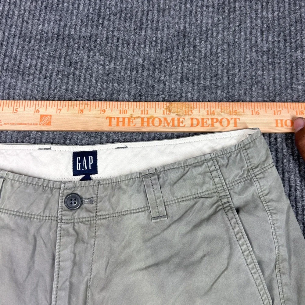 Vintage Gap Shorts Men's‎ 32 Cargo Gray Green Cotton Casual Flat Front Faded